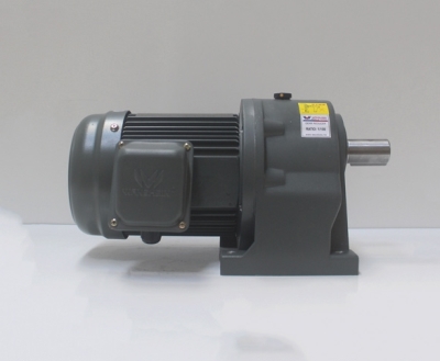 Motor giảm tốc Wanshsin chân đế 1.5kw 1/100